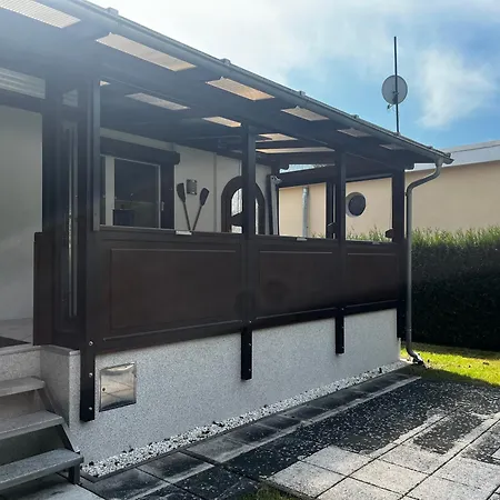 Datsche Im Gruenen *